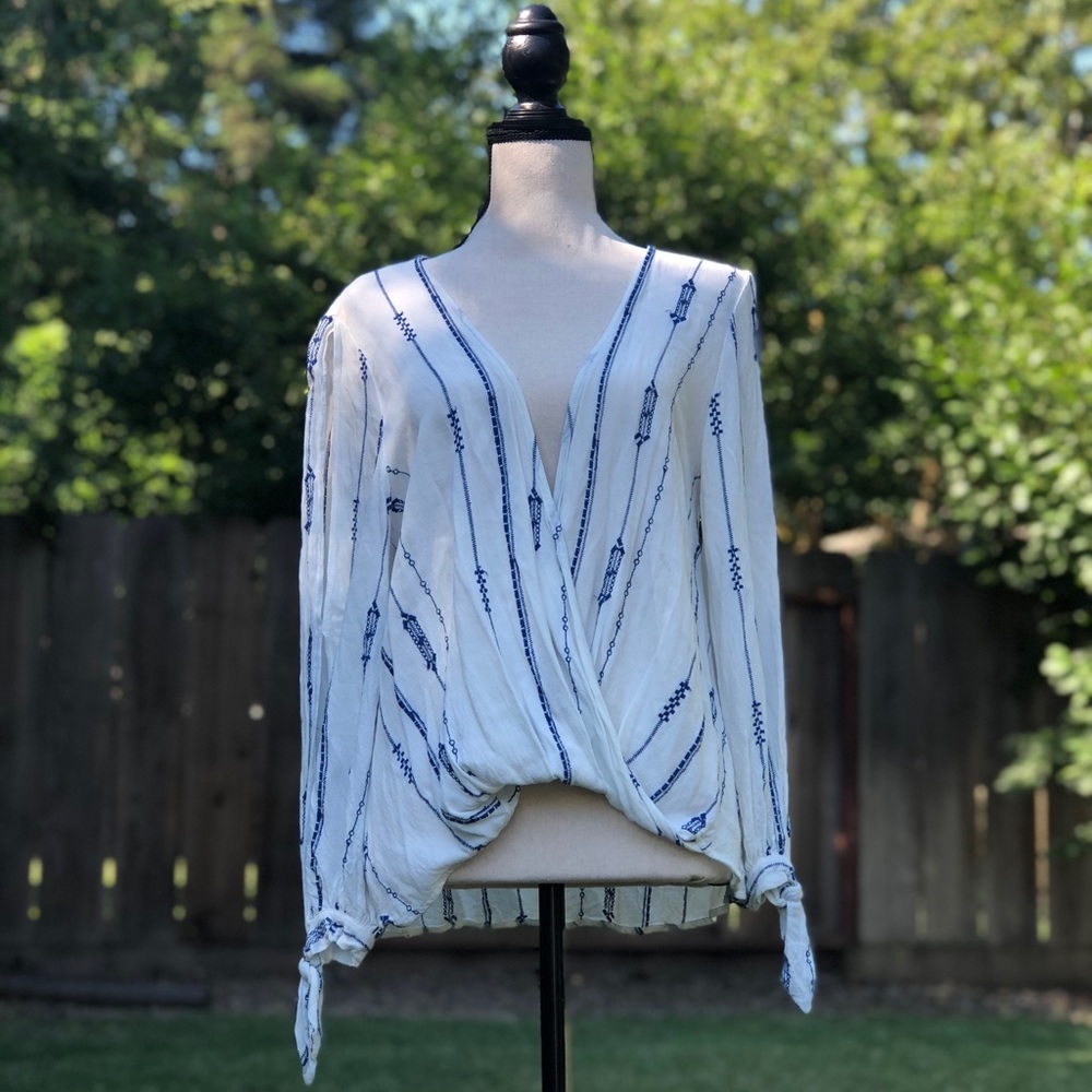 Lush Bohemian Wrap Cold Shoulder Top size L